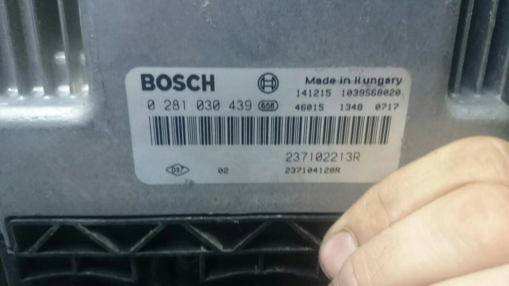 0281030439 237102213R 1037537211 1062-720 EDC17C42 DACIA MPV 1.5DCI BENCH FULL.rar